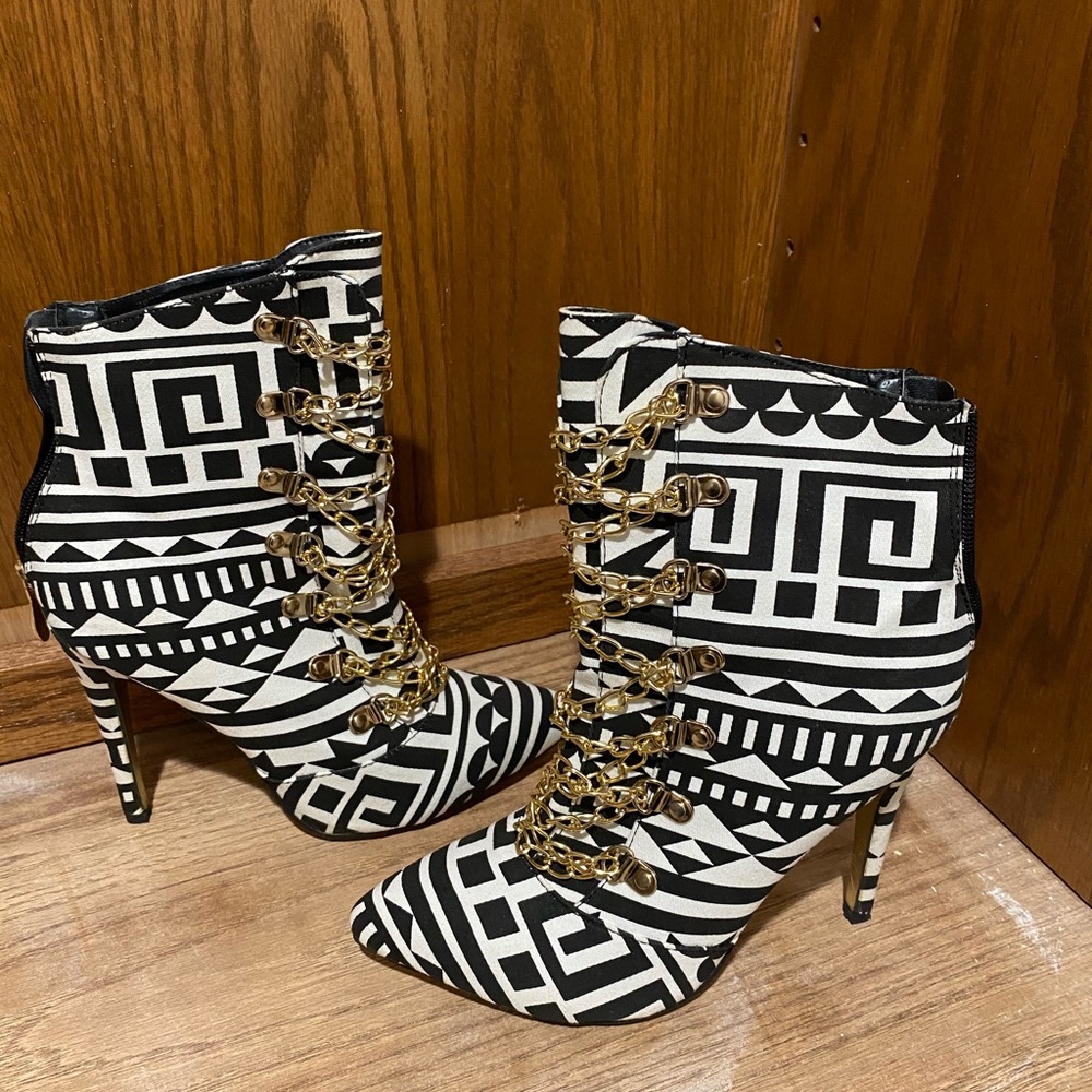 Cape Robbin heel booties- like NEW!